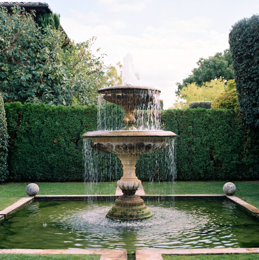 The fountain is a central place to host a wedding ceremony.