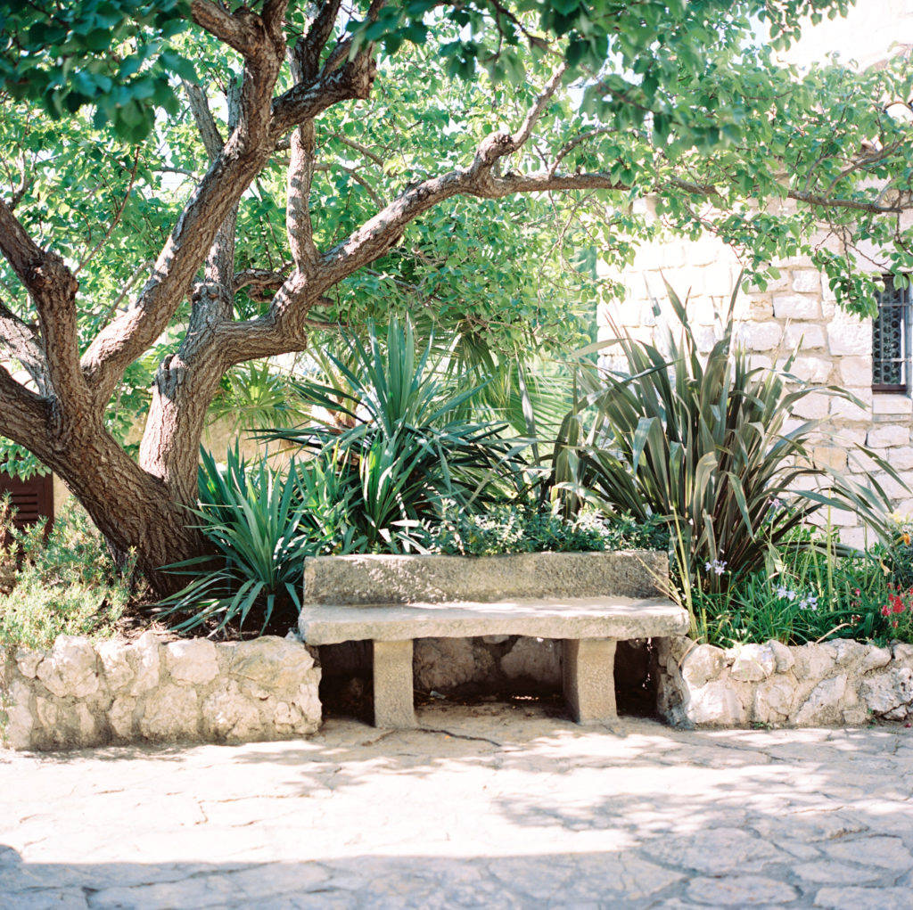 Gardens are a great backdrop for your engagement session on the French Riviera.