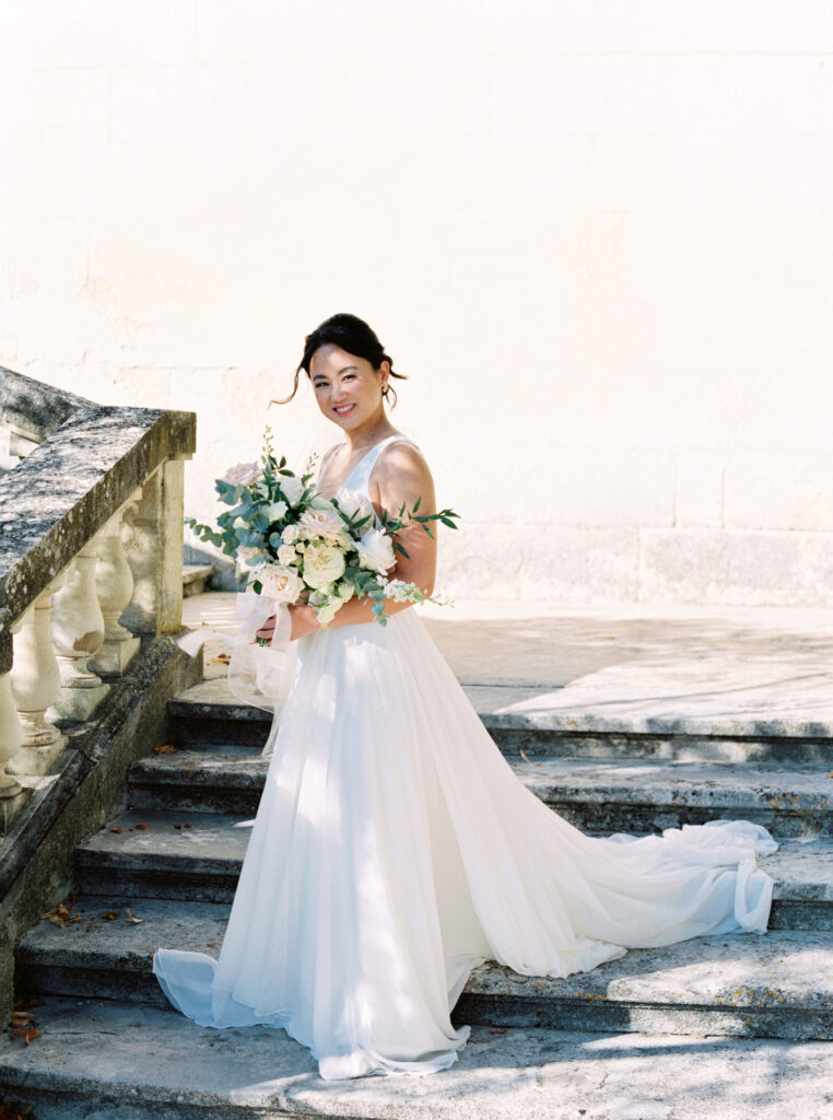 Here are some great tips for posing on your wedding day.
