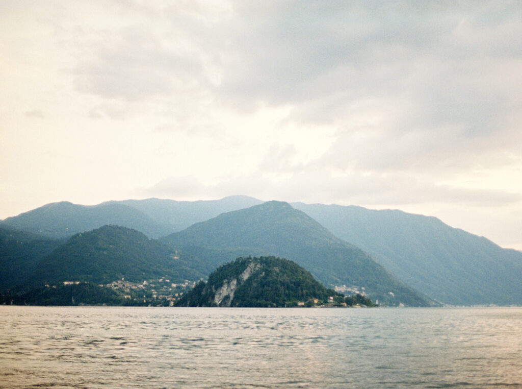 Go for a hike on your elopement day in Lake Como