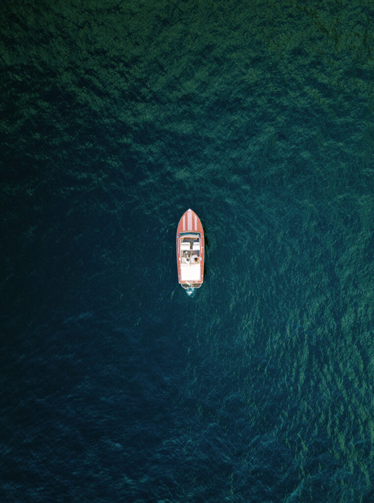 a boat tour on lake como is a fantastic thing to do